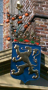 Oranjeboompje aan de Grote kerk te Leeuwarden