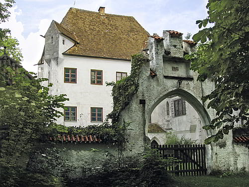 Schloss Pöring; Von Gras-Ober, Wikipedia/Wikimedia Commons
